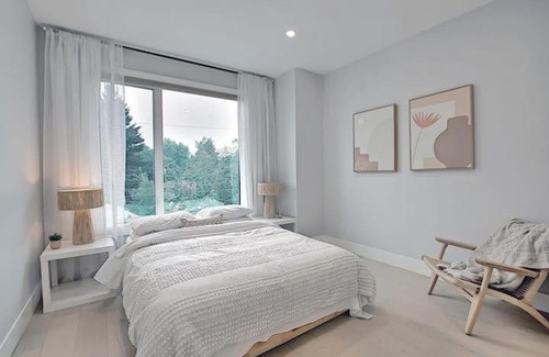 Glenbrook House | Glamorous Vines , 10 minutes to Downtown