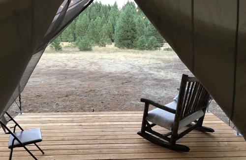 Cave Junction RV Rental | Glamping #4, Nature Immersion, River access, Butterfly Pavilion