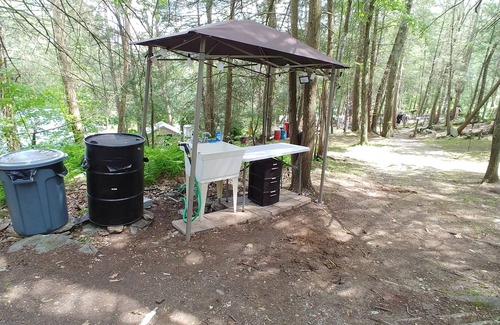 Dover Plains RV Rental | Glamping, family fun, pet friendly