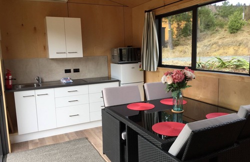Mt Lyford Cabin | Glamping in a hut with a superb mountain view