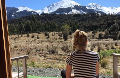Mt Lyford Cabin | Glamping in a hut with a superb mountain view