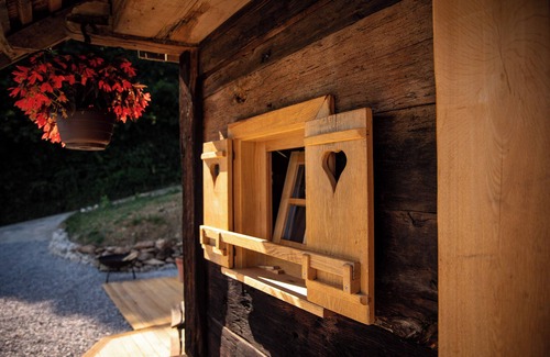 Srednje Grcevje House | Glamping Paradise Škatlar