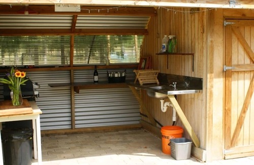 Alexandra House | Glamping Retreat - Rural Alexandra