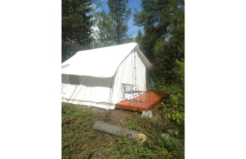 Polebridge Cabin | Glamping Tent 2, with Glacier National Park Views, near Polebridge