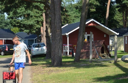 Reutum House | Glamping tent with sanitary facilities at a holiday park in the heart of Twente