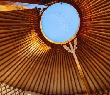 Blucina Other | Glamping ve vinohradu, Jurty Marcipan - Jižní Morava
