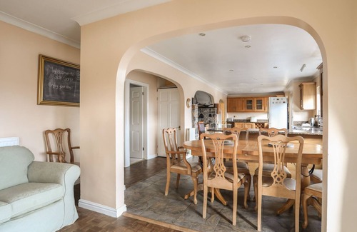 Llanerchymedd House | GLAN GORS, pet friendly, with open fire in Llanerchymedd