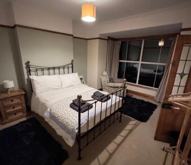 Arthog House | Glannant - 5 Bed & 4 Bathroom - Fairbourne, Barmouth, Mawddach Estuary