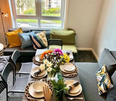 Glasgow Apartment | Glasgow Modern style home , separate entrance