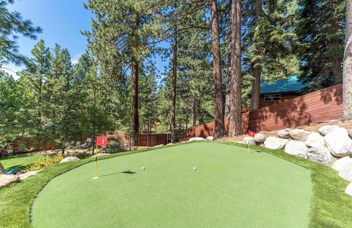 Ponderosa Palisades House | Glass House HotTub Sauna Putt Green Gym Amenities