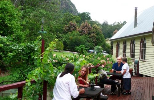 Glass House Mountains Cabin | Glass House Mountains Ecolodge