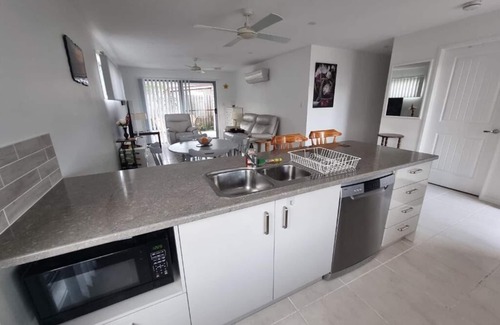 Beerwah House | Glass House Mountains Retreat