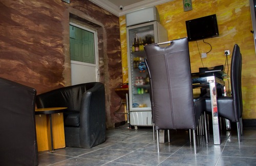 Ojokoro Hotel | Glass House Suites Annex