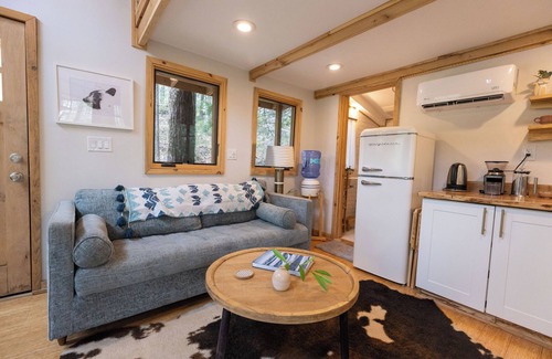 Rogers Cabin | Glaucomy`s Suite | 1 Bed & 1 Bath