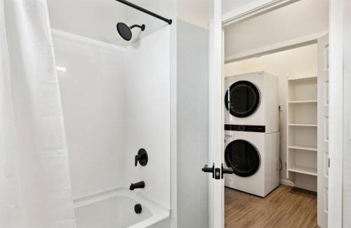 Sundance Apartment | Gleaming Contemporary Home in Buckeye with Pool,BBQ