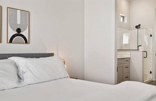 Sundance Apartment | Gleaming Contemporary Home in Buckeye with Pool,BBQ