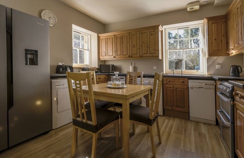 Ardgay Cottage | Gledfield Gate Lodge is wonderful, traditional cosy cottage that has been refurbished throughout.