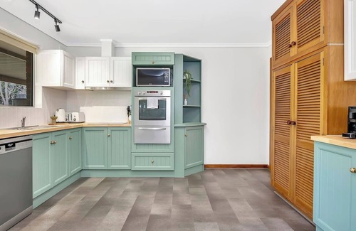 Ironbank House | Glenalvie in the Hills A Peaceful Semi Rural Haven