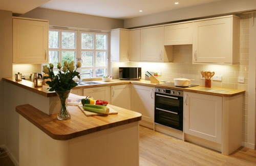 Kingussie Cottage | Glenfeshie House - a house that sleeps 10 guests in 5 bedrooms