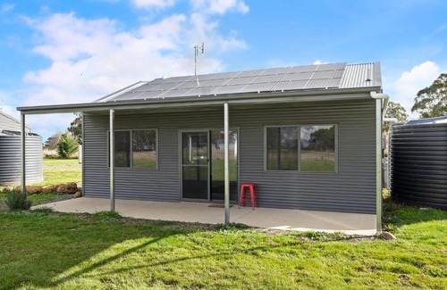 Forest Reefs House | Glenowrie Cottage - 1 King 2 Singles Near Cadia