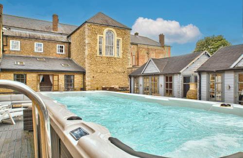Glentham House | Glentworth Hall by Group Retreats
