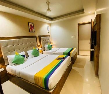 Sakinaka Hotel | Glitz T2 Grand-Next to Intl Airport