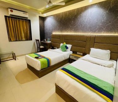 Sakinaka Hotel | Glitz T2 Grand-Next to Intl Airport