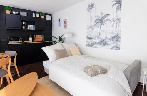Innenstadt - Sankt Ulrich-Dom Apartment | Global Living - Design Apartment I Rathausplatz I Beamer I AC I Kitchen I Augsburg