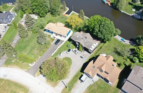 Lagoon City House | GLOBALSTAY. Waterfront Cottage