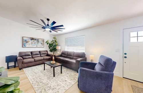 Glendale House | Glorious Glendale Getaway