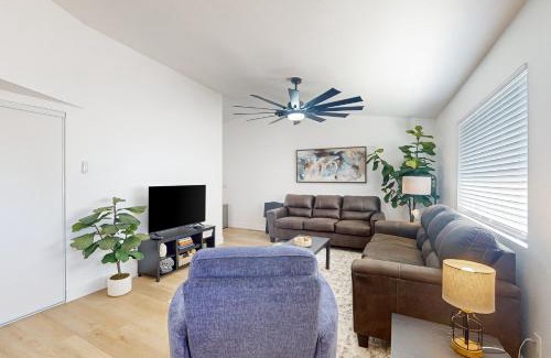 Glendale House | Glorious Glendale Getaway