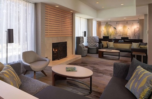 Pleasant Hill Hotel | Gloucester Berkeley Rose Garden! 3 Family-friendly Suites w/Starbucks & Parking