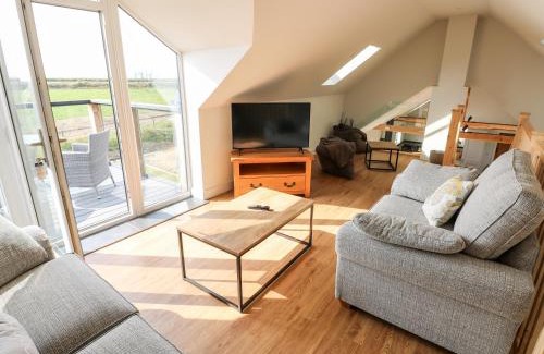 Efailwen House | Glowty Brynbedw