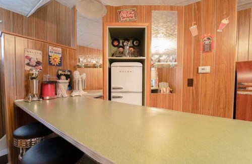 Johnson City House | Go back in time to the juke box soda shop of 1950s near Binghamton University