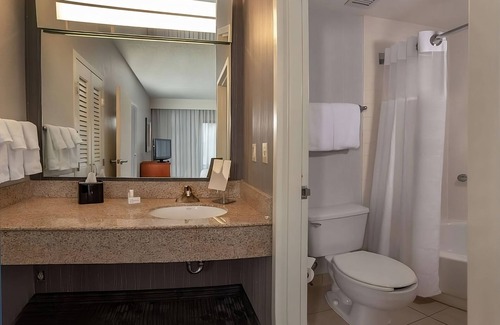 Newark Hotel | Go fishing or boating at Becks Pond! Pet-friendly Suite with Free Parking Onsite