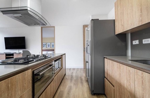 La Aguacatala Apartment | Go Living 703 · Modern Apt near Milla de Oro AC and coworking