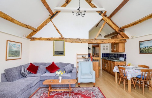 Westbrook Court Cottage | GOBLAEN BARN, pet friendly, character holiday cottage in Clyro