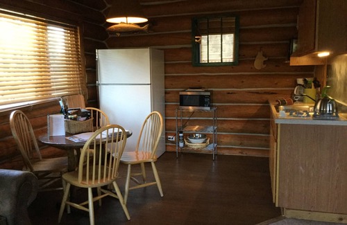 Cameron Cabin | God's beauty abounds! Private log cabin on the Madison River. See Yellowstone!