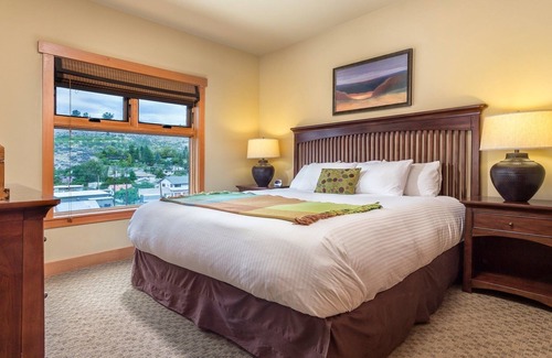 Chelan Resort | God's Country anyone ?