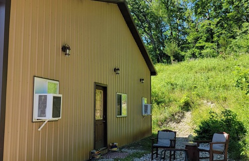 Columbia Apartment | God's Rest Wooded Retreat