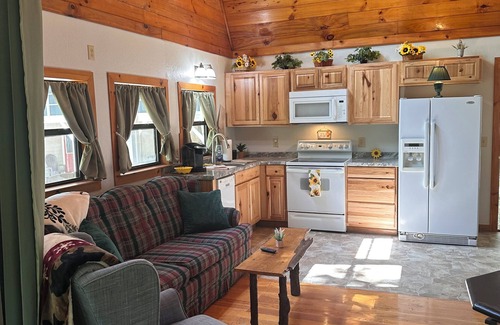Upper Peachtree Cabin | Godin's Get A Way, Creekside cabin, Relax in Murphy, NC. Close to everywhere!
