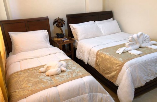 Culasi Hotel | Godo's Hotel and Restaurant