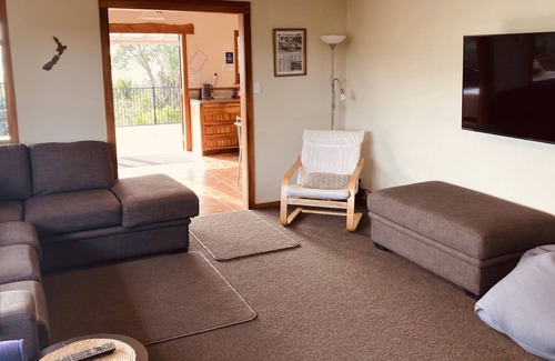 Pakawau Cottage | Godwit Cottage - Pākawau Beachfront Accommodation