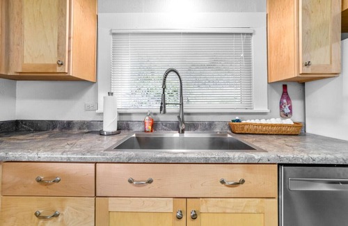 Westhaven-Moonstone House | Gog and Pop's Beach House - Ocean Views, WiFi, BBQ