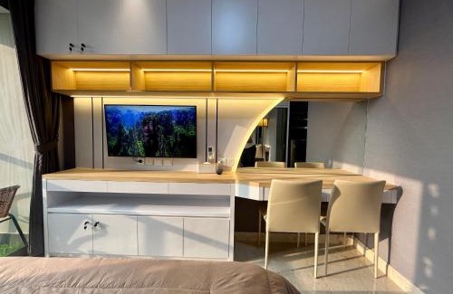 Pantai Indah Kapuk Apartment | Gold Coast Apartment PIK Luxury Sea View by stay with E