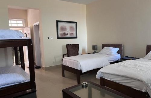 Aghor Hotel | Gold Coast Beach Resort, Kund Malir