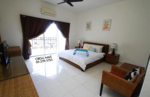 Endah Apartment | GOLD COAST MORIB by 369 Stay