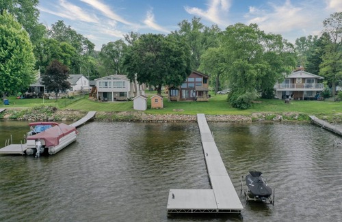 Forest Lake House | Gold Goast - North Shore Trail 3-bedroom on 1st Lake of Forest Lake