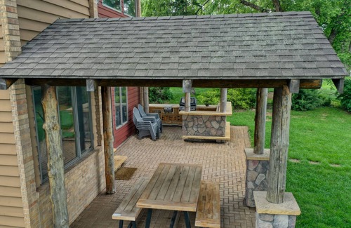 Forest Lake House | Gold Goast - North Shore Trail 3-bedroom on 1st Lake of Forest Lake