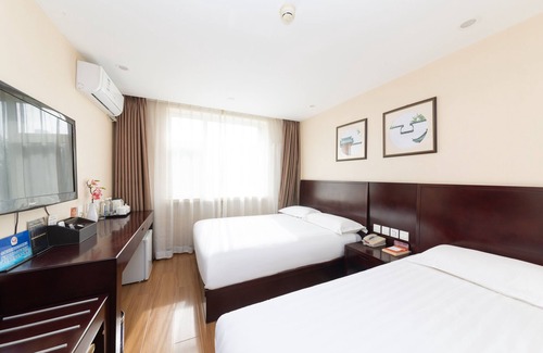 Wangfujing Shopping Area House | Gold Inns Chain Hotel Beijing Jianguomen